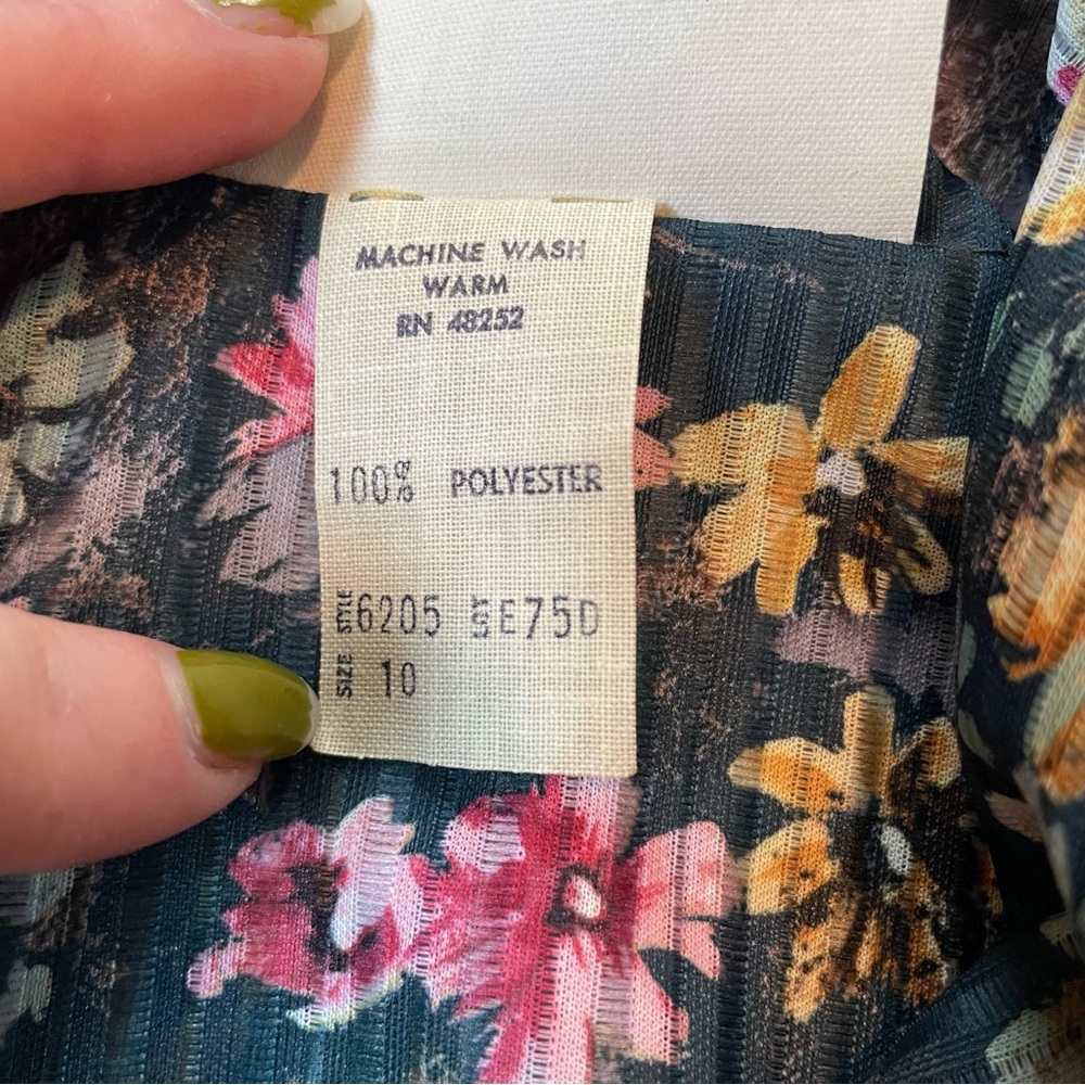 1970s Vintage Dress - Picture 4 of 8